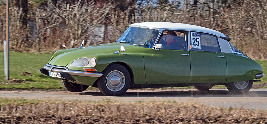 Citroën D Special’en blev dirigeret rundt på ruten i Mekonomen Vinter Classic 2014 af nordtyskerne: Matthias Makovec og Inbo Buck
(Foto: Åge Keseler Kirketerp)